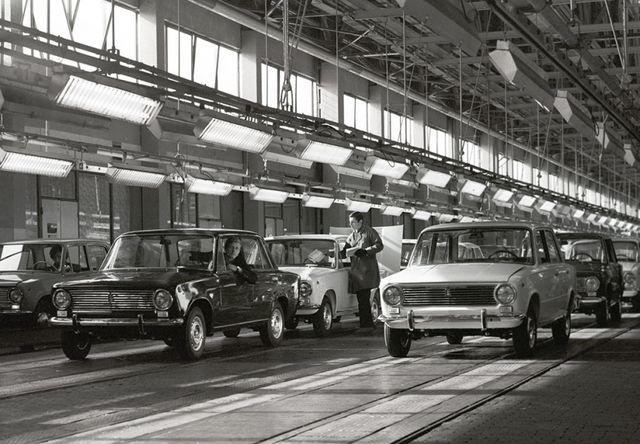 LADA отмечает День первого автомобиля