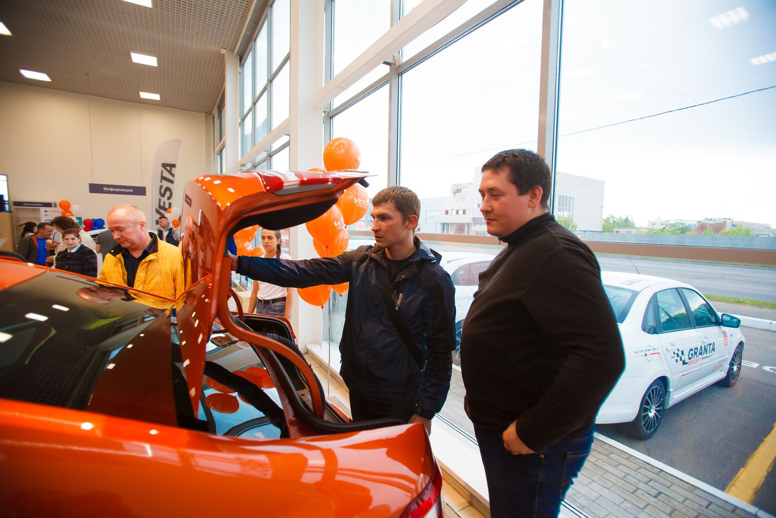 Презентация LADA Vesta Cross 07 июня 2018 года в автосалоне официального дилера LADA ЛАДА центр Череповец!